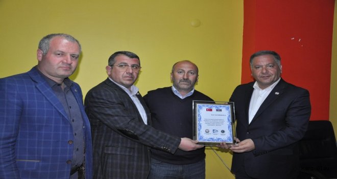 Azerbaycan'dan Kars İHA'ya Plaket