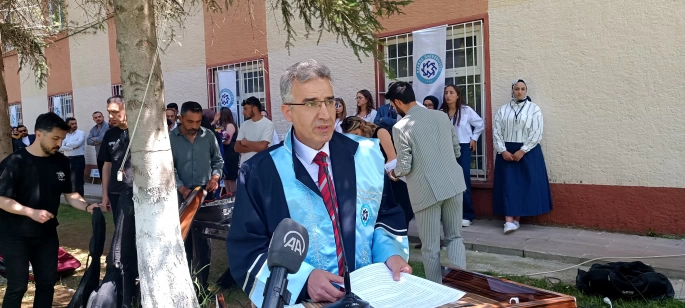 KAFKAS ÜNİVERSİTESİ KAĞIZMAN’DA 27. DÖNEM MEZUNLARINI UĞURLADI