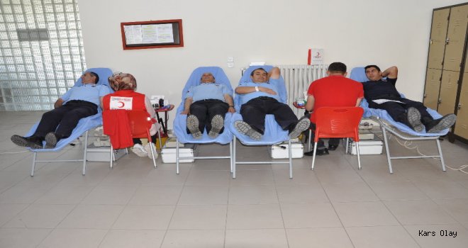 Kars Cezaevi Personelinden Kan Bağışı
