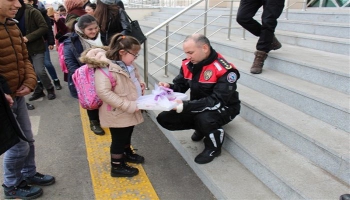 Kars Emniyeti Geleceğimize Kucak Açtı