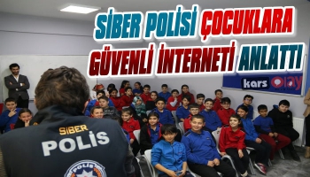 Kars Siber Polisi Çocuklara İnterneti Anlattı