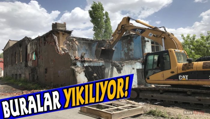 Kars'ta Metruk Binaların Yıkımı Devam Ediyor