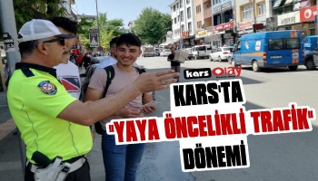 Kars'ta Polisten Yayalara Trafik Eğitimi