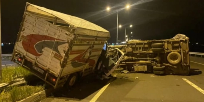 Kars'ta trafik kazası: 3 kişi yaralanırken, 1 hayvan telef oldu