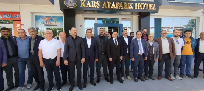 MHP ekibi basınla buluştu