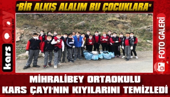 Mihralibey Ortaokulu Kars Çayı'nın Kıyılarını Temizledi